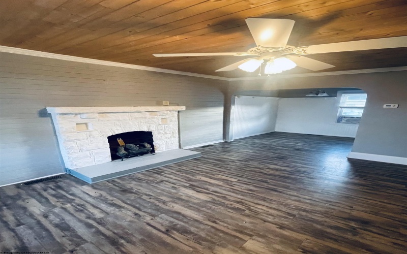 603 1/2 Pike Street, Barrackville, West Virginia 26559, 2 Bedrooms Bedrooms, 6 Rooms Rooms,1 BathroomBathrooms,Single Family Detached,For Sale,Pike,10164304