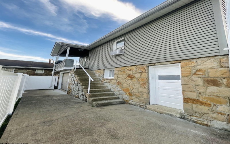 603 1/2 Pike Street, Barrackville, West Virginia 26559, 2 Bedrooms Bedrooms, 6 Rooms Rooms,1 BathroomBathrooms,Single Family Detached,For Sale,Pike,10164304