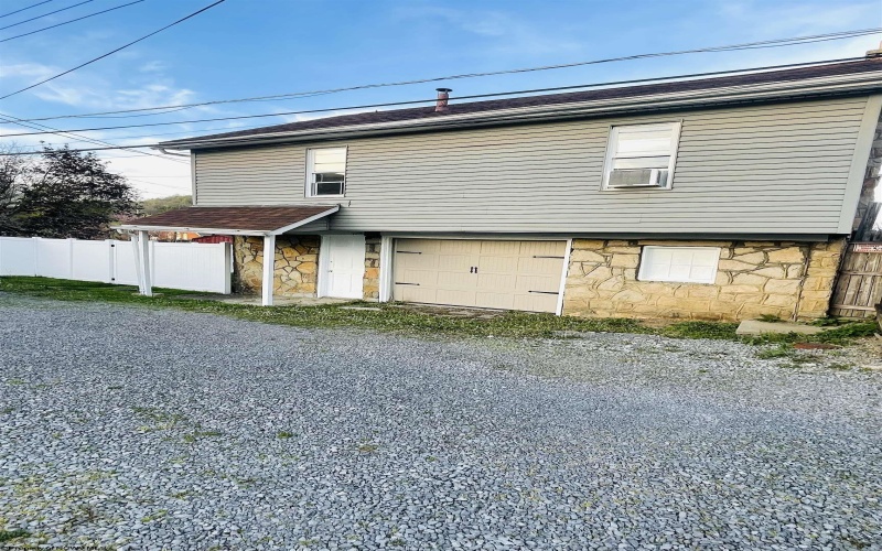 603 1/2 Pike Street, Barrackville, West Virginia 26559, 2 Bedrooms Bedrooms, 6 Rooms Rooms,1 BathroomBathrooms,Single Family Detached,For Sale,Pike,10164304
