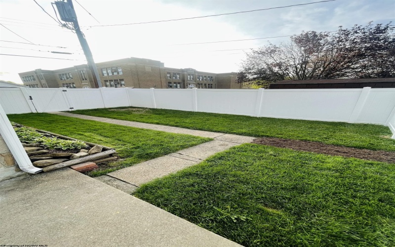 603 1/2 Pike Street, Barrackville, West Virginia 26559, 2 Bedrooms Bedrooms, 6 Rooms Rooms,1 BathroomBathrooms,Single Family Detached,For Sale,Pike,10164304