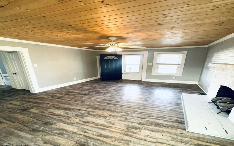 603 1/2 Pike Street, Barrackville, West Virginia 26559, 2 Bedrooms Bedrooms, 6 Rooms Rooms,1 BathroomBathrooms,Single Family Detached,For Sale,Pike,10164304