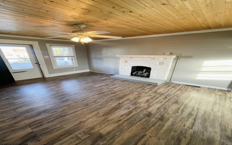 603 1/2 Pike Street, Barrackville, West Virginia 26559, 2 Bedrooms Bedrooms, 6 Rooms Rooms,1 BathroomBathrooms,Single Family Detached,For Sale,Pike,10164304