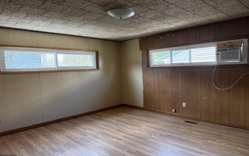 53 Rebecca Street, Shinnston, West Virginia 26431, 3 Bedrooms Bedrooms, 6 Rooms Rooms,2 BathroomsBathrooms,Single Family Detached,For Sale,Rebecca,10164305