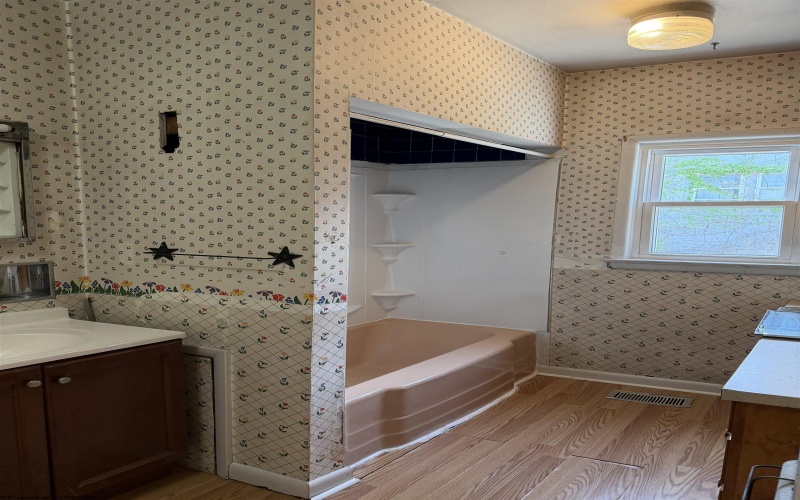 53 Rebecca Street, Shinnston, West Virginia 26431, 3 Bedrooms Bedrooms, 6 Rooms Rooms,2 BathroomsBathrooms,Single Family Detached,For Sale,Rebecca,10164305