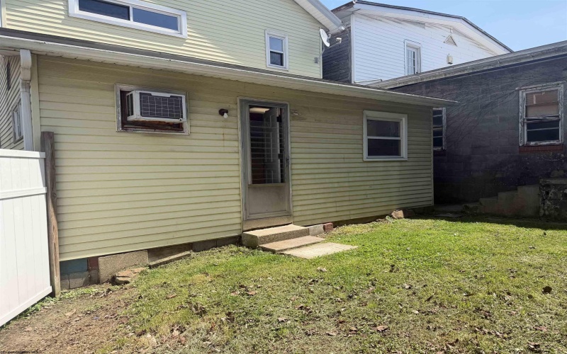 53 Rebecca Street, Shinnston, West Virginia 26431, 3 Bedrooms Bedrooms, 6 Rooms Rooms,2 BathroomsBathrooms,Single Family Detached,For Sale,Rebecca,10164305