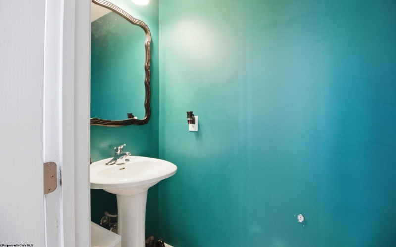 221 Birds Eye View Drive, Morgantown, West Virginia 26501, 3 Bedrooms Bedrooms, 6 Rooms Rooms,2 BathroomsBathrooms,Single Family Attached,For Sale,Birds Eye View,10164336