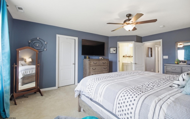 221 Birds Eye View Drive, Morgantown, West Virginia 26501, 3 Bedrooms Bedrooms, 6 Rooms Rooms,2 BathroomsBathrooms,Single Family Attached,For Sale,Birds Eye View,10164336