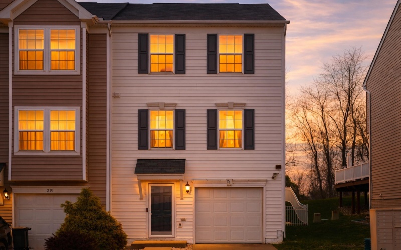 221 Birds Eye View Drive, Morgantown, West Virginia 26501, 3 Bedrooms Bedrooms, 6 Rooms Rooms,2 BathroomsBathrooms,Single Family Attached,For Sale,Birds Eye View,10164336