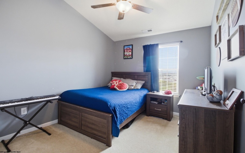 221 Birds Eye View Drive, Morgantown, West Virginia 26501, 3 Bedrooms Bedrooms, 6 Rooms Rooms,2 BathroomsBathrooms,Single Family Attached,For Sale,Birds Eye View,10164336