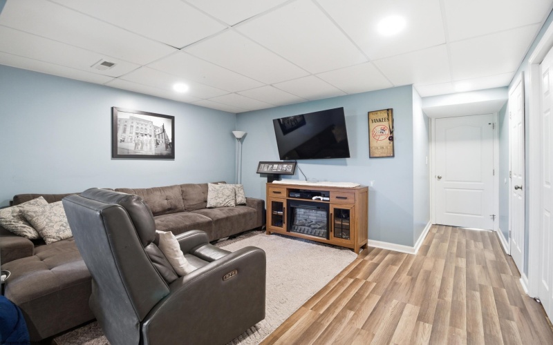 221 Birds Eye View Drive, Morgantown, West Virginia 26501, 3 Bedrooms Bedrooms, 6 Rooms Rooms,2 BathroomsBathrooms,Single Family Attached,For Sale,Birds Eye View,10164336