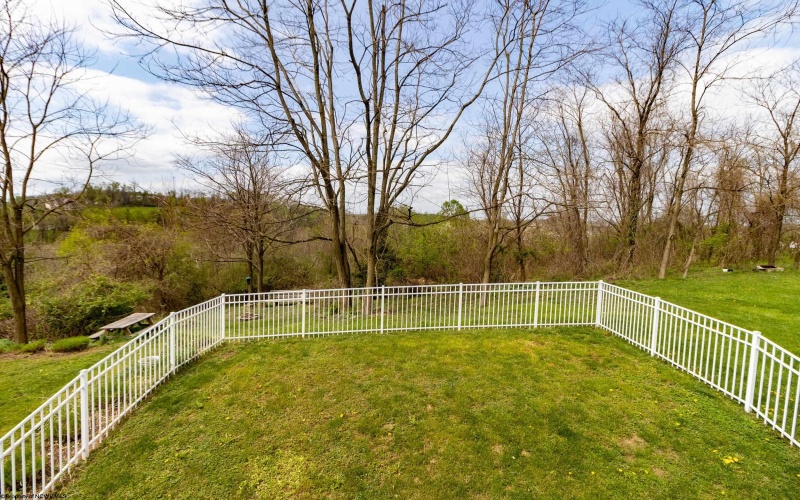 221 Birds Eye View Drive, Morgantown, West Virginia 26501, 3 Bedrooms Bedrooms, 6 Rooms Rooms,2 BathroomsBathrooms,Single Family Attached,For Sale,Birds Eye View,10164336