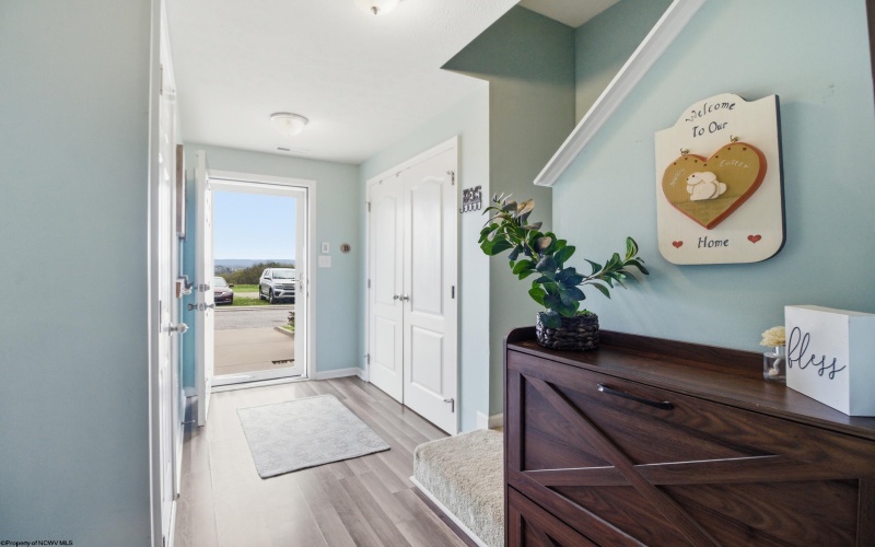 221 Birds Eye View Drive, Morgantown, West Virginia 26501, 3 Bedrooms Bedrooms, 6 Rooms Rooms,2 BathroomsBathrooms,Single Family Attached,For Sale,Birds Eye View,10164336