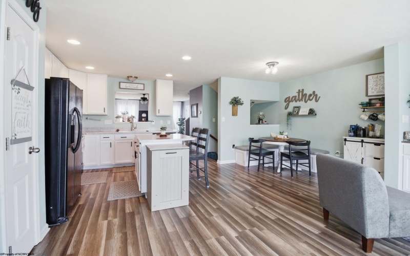 221 Birds Eye View Drive, Morgantown, West Virginia 26501, 3 Bedrooms Bedrooms, 6 Rooms Rooms,2 BathroomsBathrooms,Single Family Attached,For Sale,Birds Eye View,10164336