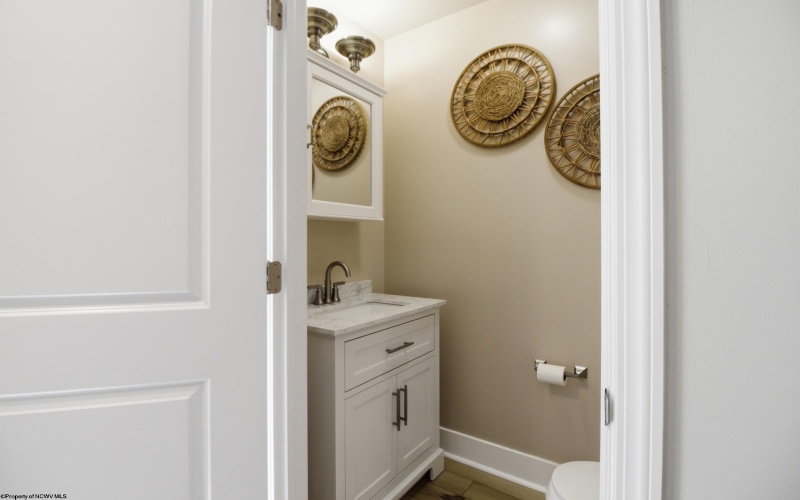 6 Misty Lane, Fairmont, West Virginia 26554, 3 Bedrooms Bedrooms, 9 Rooms Rooms,2 BathroomsBathrooms,Single Family Attached,For Sale,Misty,10164337