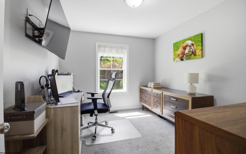 6 Misty Lane, Fairmont, West Virginia 26554, 3 Bedrooms Bedrooms, 9 Rooms Rooms,2 BathroomsBathrooms,Single Family Attached,For Sale,Misty,10164337