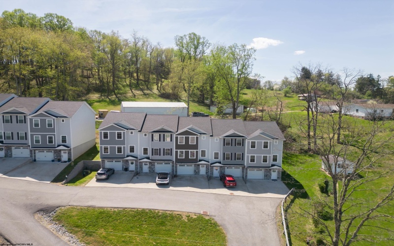 6 Misty Lane, Fairmont, West Virginia 26554, 3 Bedrooms Bedrooms, 9 Rooms Rooms,2 BathroomsBathrooms,Single Family Attached,For Sale,Misty,10164337