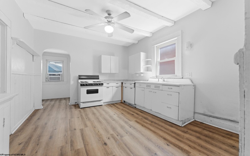 595 Brockway Avenue, Morgantown, West Virginia 26501, ,Multi-unit/income,For Sale,Brockway,10164307