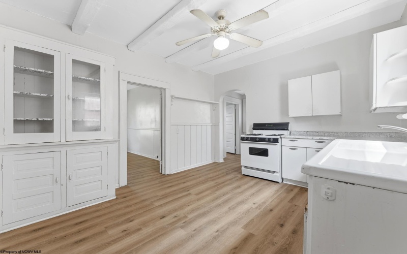 595 Brockway Avenue, Morgantown, West Virginia 26501, ,Multi-unit/income,For Sale,Brockway,10164307