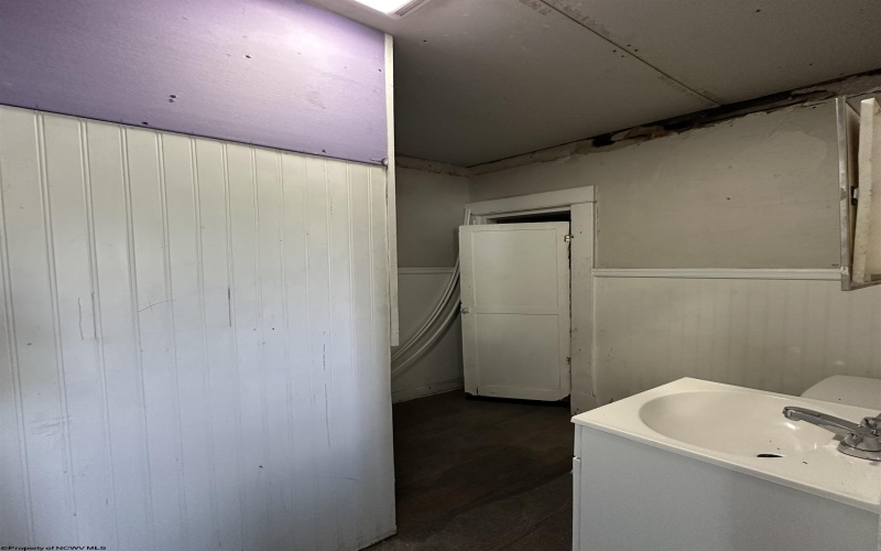 409 Diamond Street, Fairmont, West Virginia 26554, ,Multi-unit/income,For Sale,Diamond,10164314