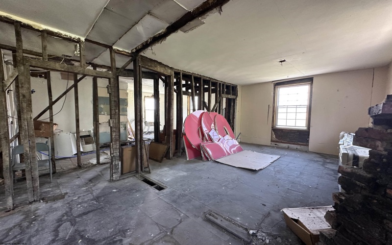 409 Diamond Street, Fairmont, West Virginia 26554, ,Multi-unit/income,For Sale,Diamond,10164314