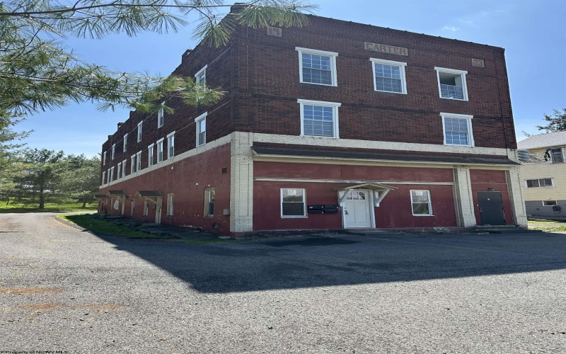 409 Diamond Street, Fairmont, West Virginia 26554, ,Multi-unit/income,For Sale,Diamond,10164314