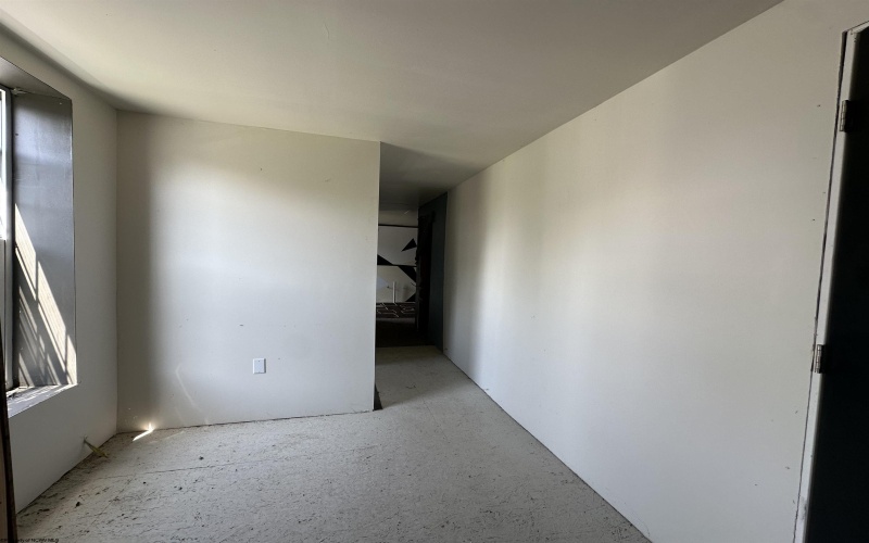 409 Diamond Street, Fairmont, West Virginia 26554, ,Multi-unit/income,For Sale,Diamond,10164314