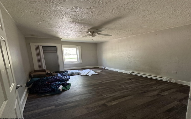 409 Diamond Street, Fairmont, West Virginia 26554, ,Multi-unit/income,For Sale,Diamond,10164314