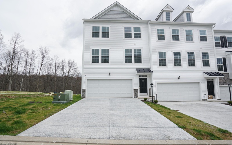 37 Dover Court, Bridgeport, West Virginia 26330, 4 Bedrooms Bedrooms, 7 Rooms Rooms,4 BathroomsBathrooms,Residential Rentals,For Rent,Dover,10164330