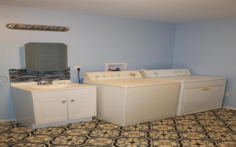 403 Parcoal Road, Webster Springs, West Virginia 26288, 1 Bedroom Bedrooms, 4 Rooms Rooms,1 BathroomBathrooms,Single Family Detached,For Sale,Parcoal,10164340