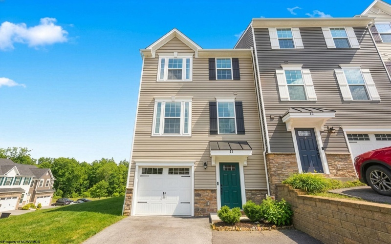 51 Hewstone Court, Morgantown, West Virginia 26505, 3 Bedrooms Bedrooms, 7 Rooms Rooms,2 BathroomsBathrooms,Single Family Attached,For Sale,Hewstone,10164331