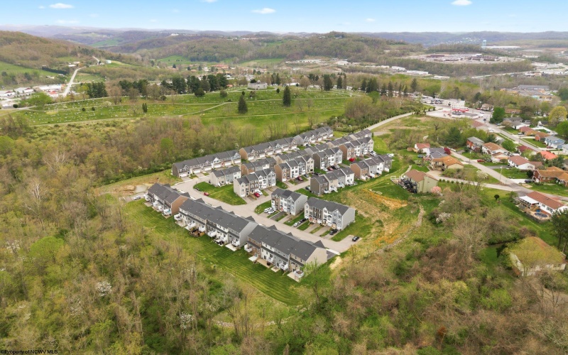 51 Hewstone Court, Morgantown, West Virginia 26505, 3 Bedrooms Bedrooms, 7 Rooms Rooms,2 BathroomsBathrooms,Single Family Attached,For Sale,Hewstone,10164331