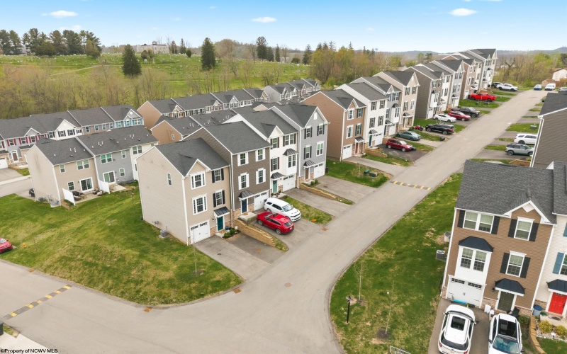 51 Hewstone Court, Morgantown, West Virginia 26505, 3 Bedrooms Bedrooms, 7 Rooms Rooms,2 BathroomsBathrooms,Single Family Attached,For Sale,Hewstone,10164331