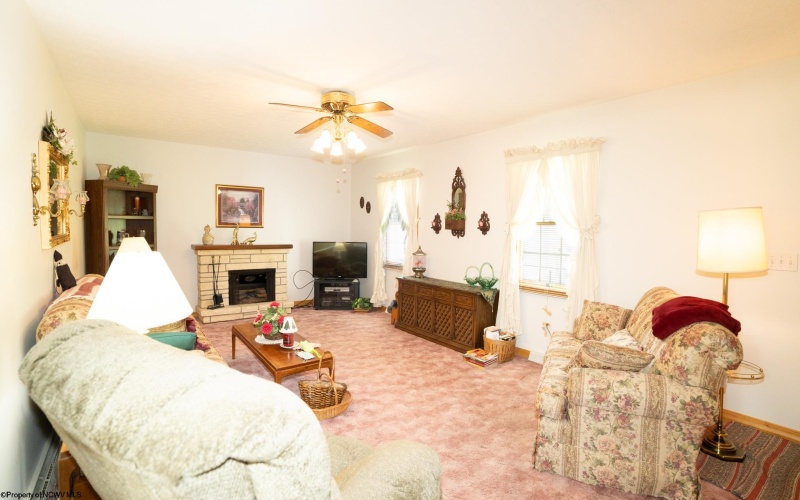 29 Long Run Road, Fairmont, West Virginia 26554, 3 Bedrooms Bedrooms, 8 Rooms Rooms,2 BathroomsBathrooms,Single Family Detached,For Sale,Long Run,10164339