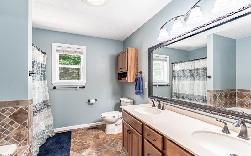 341 Arbogast Lane, Morgantown, West Virginia 26508, 4 Bedrooms Bedrooms, 7 Rooms Rooms,3 BathroomsBathrooms,Single Family Detached,For Sale,Arbogast,10164318