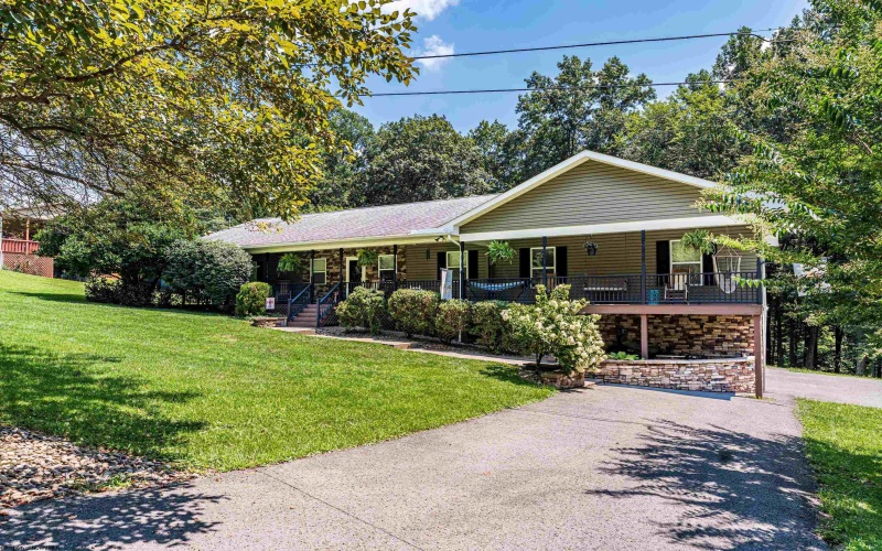 341 Arbogast Lane, Morgantown, West Virginia 26508, 4 Bedrooms Bedrooms, 7 Rooms Rooms,3 BathroomsBathrooms,Single Family Detached,For Sale,Arbogast,10164318