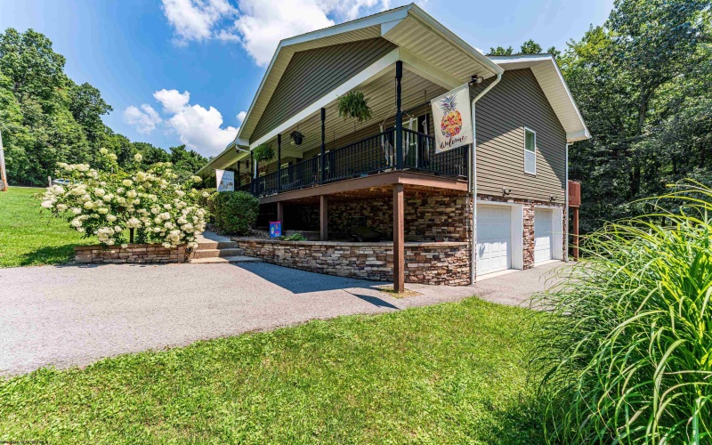 341 Arbogast Lane, Morgantown, West Virginia 26508, 4 Bedrooms Bedrooms, 7 Rooms Rooms,3 BathroomsBathrooms,Single Family Detached,For Sale,Arbogast,10164318