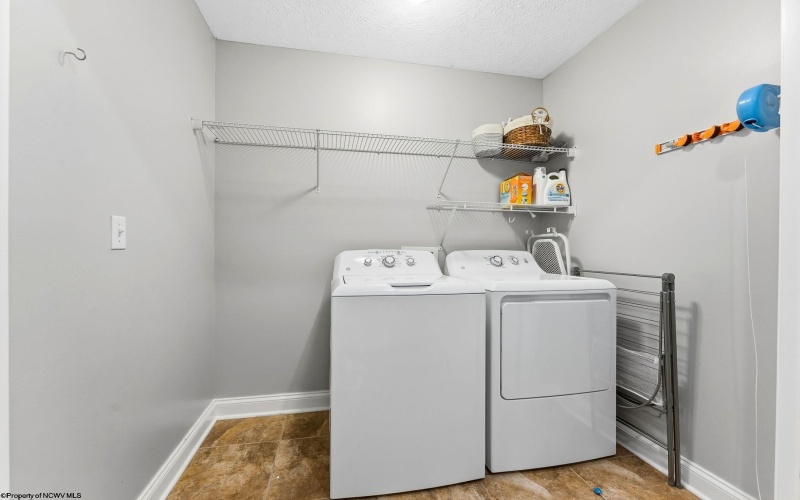 191 Eastgate Drive, Morgantown, West Virginia 26508, 4 Bedrooms Bedrooms, 8 Rooms Rooms,3 BathroomsBathrooms,Single Family Detached,For Sale,Eastgate,10164311