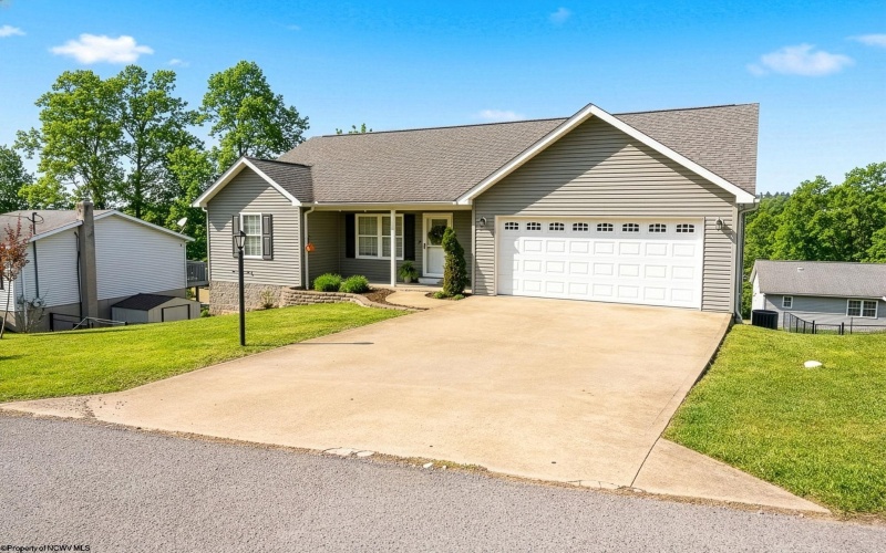 191 Eastgate Drive, Morgantown, West Virginia 26508, 4 Bedrooms Bedrooms, 8 Rooms Rooms,3 BathroomsBathrooms,Single Family Detached,For Sale,Eastgate,10164311