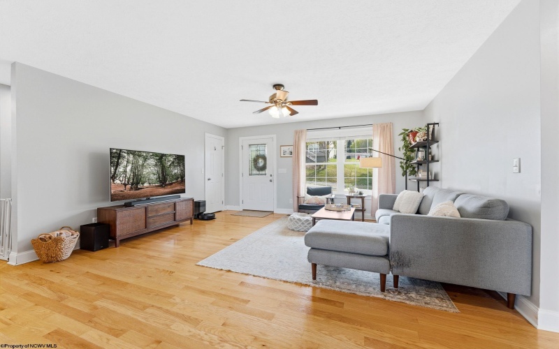 191 Eastgate Drive, Morgantown, West Virginia 26508, 4 Bedrooms Bedrooms, 8 Rooms Rooms,3 BathroomsBathrooms,Single Family Detached,For Sale,Eastgate,10164311