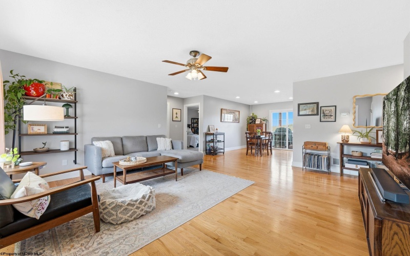 191 Eastgate Drive, Morgantown, West Virginia 26508, 4 Bedrooms Bedrooms, 8 Rooms Rooms,3 BathroomsBathrooms,Single Family Detached,For Sale,Eastgate,10164311