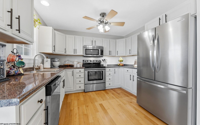 191 Eastgate Drive, Morgantown, West Virginia 26508, 4 Bedrooms Bedrooms, 8 Rooms Rooms,3 BathroomsBathrooms,Single Family Detached,For Sale,Eastgate,10164311