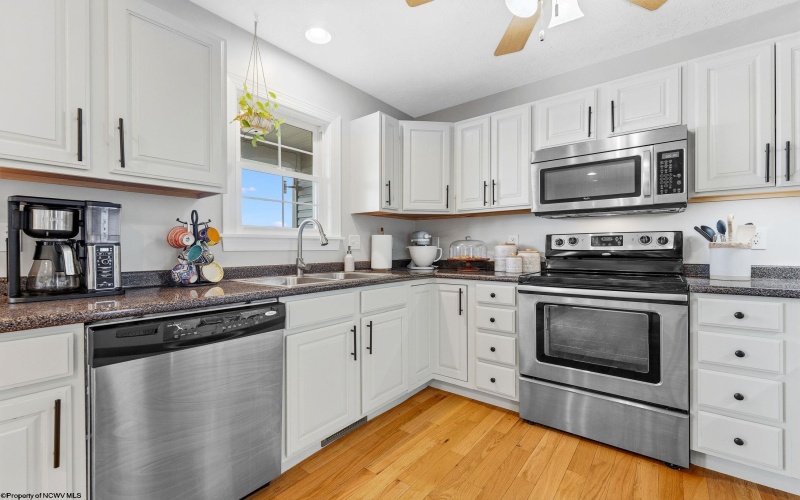 191 Eastgate Drive, Morgantown, West Virginia 26508, 4 Bedrooms Bedrooms, 8 Rooms Rooms,3 BathroomsBathrooms,Single Family Detached,For Sale,Eastgate,10164311