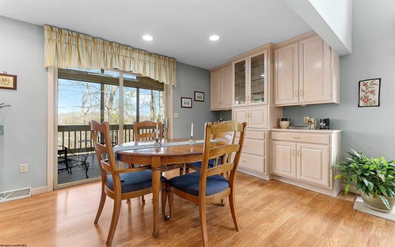 173 Poplar Drive, Morgantown, West Virginia 26505, 4 Bedrooms Bedrooms, 10 Rooms Rooms,3 BathroomsBathrooms,Single Family Detached,For Sale,Poplar,10164334