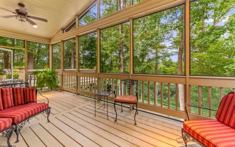 173 Poplar Drive, Morgantown, West Virginia 26505, 4 Bedrooms Bedrooms, 10 Rooms Rooms,3 BathroomsBathrooms,Single Family Detached,For Sale,Poplar,10164334