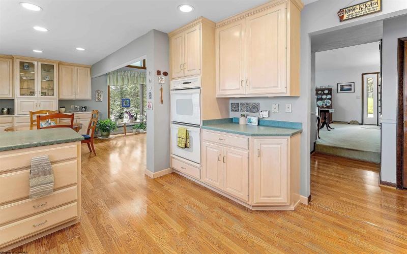 173 Poplar Drive, Morgantown, West Virginia 26505, 4 Bedrooms Bedrooms, 10 Rooms Rooms,3 BathroomsBathrooms,Single Family Detached,For Sale,Poplar,10164334