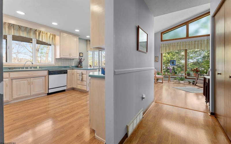 173 Poplar Drive, Morgantown, West Virginia 26505, 4 Bedrooms Bedrooms, 10 Rooms Rooms,3 BathroomsBathrooms,Single Family Detached,For Sale,Poplar,10164334