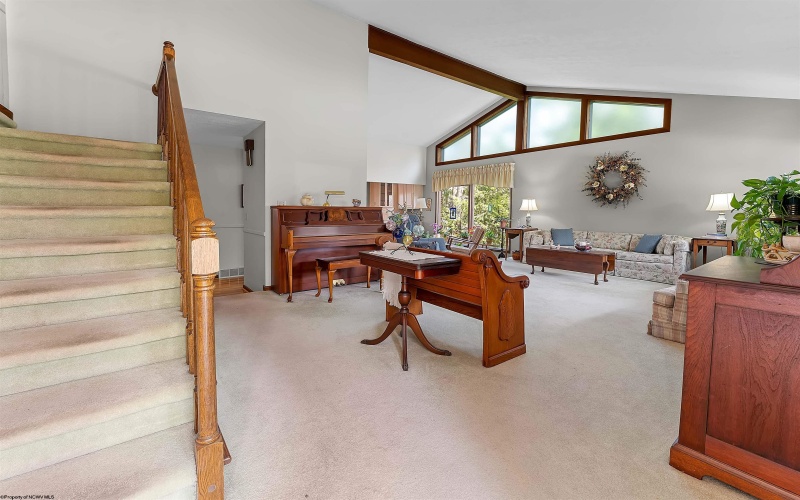 173 Poplar Drive, Morgantown, West Virginia 26505, 4 Bedrooms Bedrooms, 10 Rooms Rooms,3 BathroomsBathrooms,Single Family Detached,For Sale,Poplar,10164334