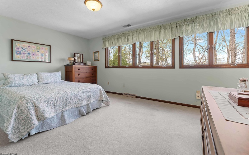 173 Poplar Drive, Morgantown, West Virginia 26505, 4 Bedrooms Bedrooms, 10 Rooms Rooms,3 BathroomsBathrooms,Single Family Detached,For Sale,Poplar,10164334