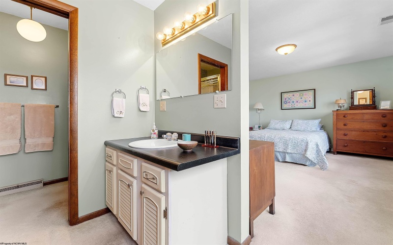 173 Poplar Drive, Morgantown, West Virginia 26505, 4 Bedrooms Bedrooms, 10 Rooms Rooms,3 BathroomsBathrooms,Single Family Detached,For Sale,Poplar,10164334