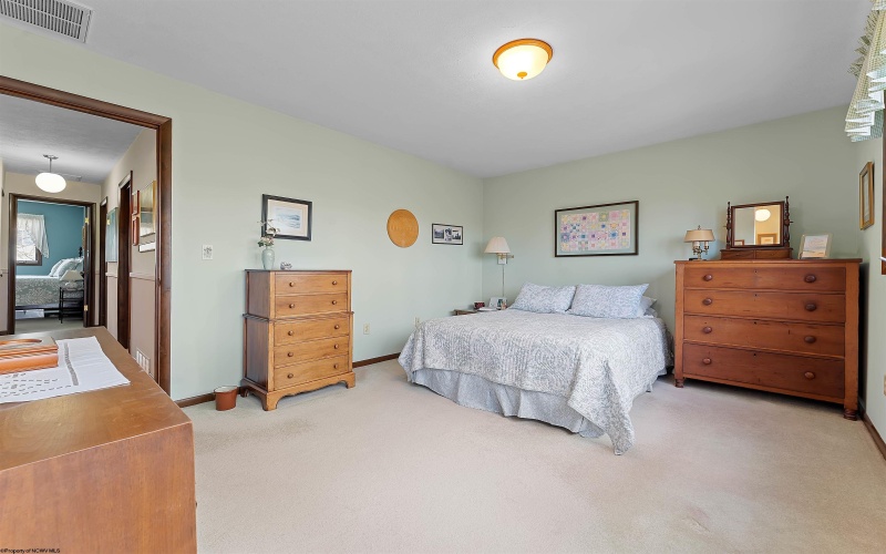 173 Poplar Drive, Morgantown, West Virginia 26505, 4 Bedrooms Bedrooms, 10 Rooms Rooms,3 BathroomsBathrooms,Single Family Detached,For Sale,Poplar,10164334